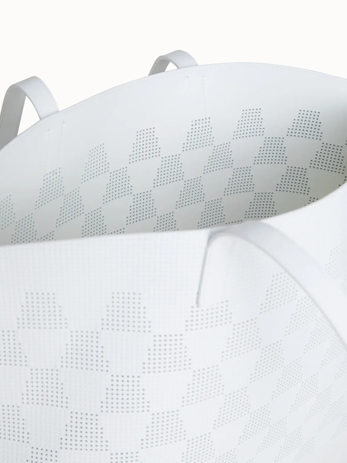 Ai Medium Shoulder Tote