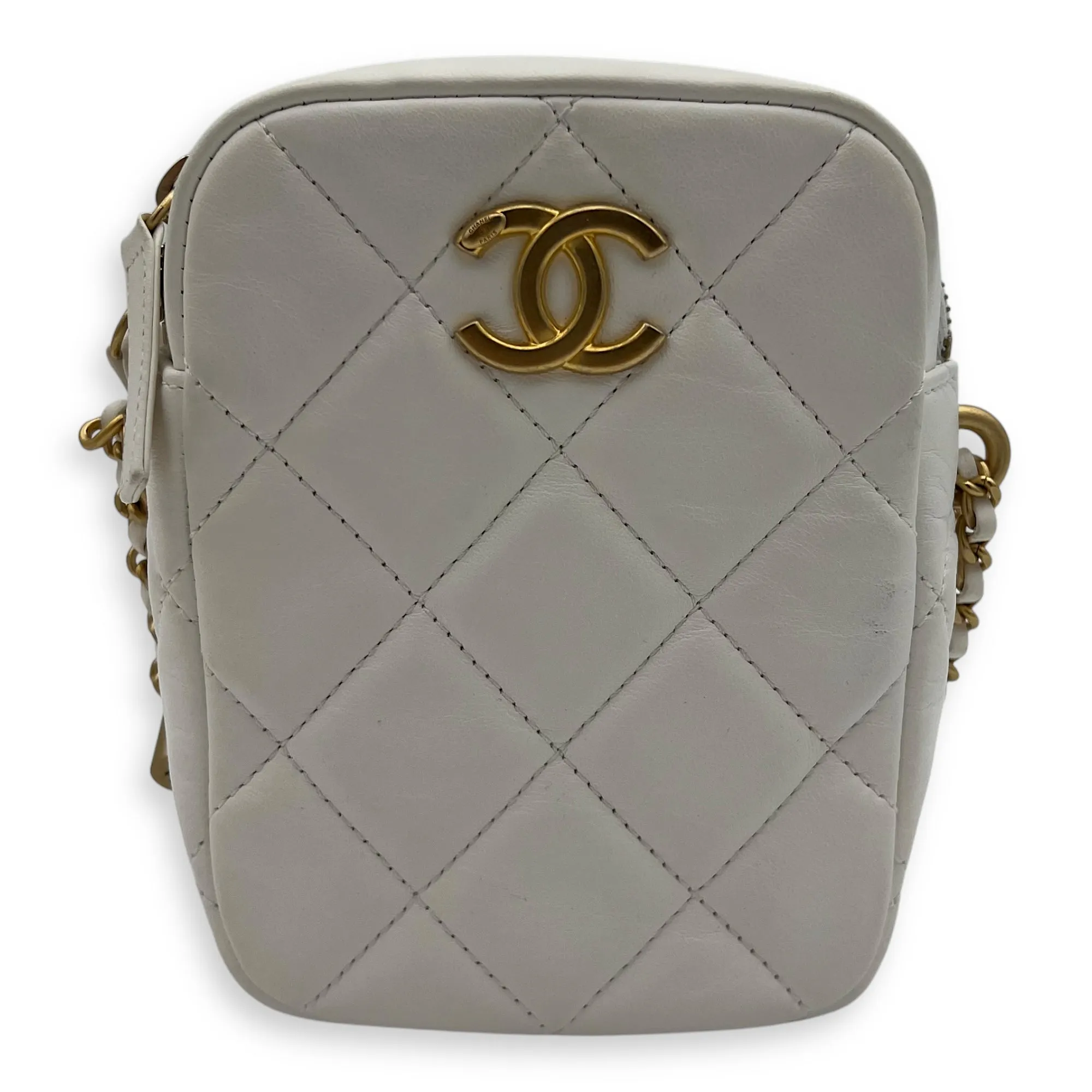 CC Camera Crossbody Bag White in Lambskin, Gold hardware