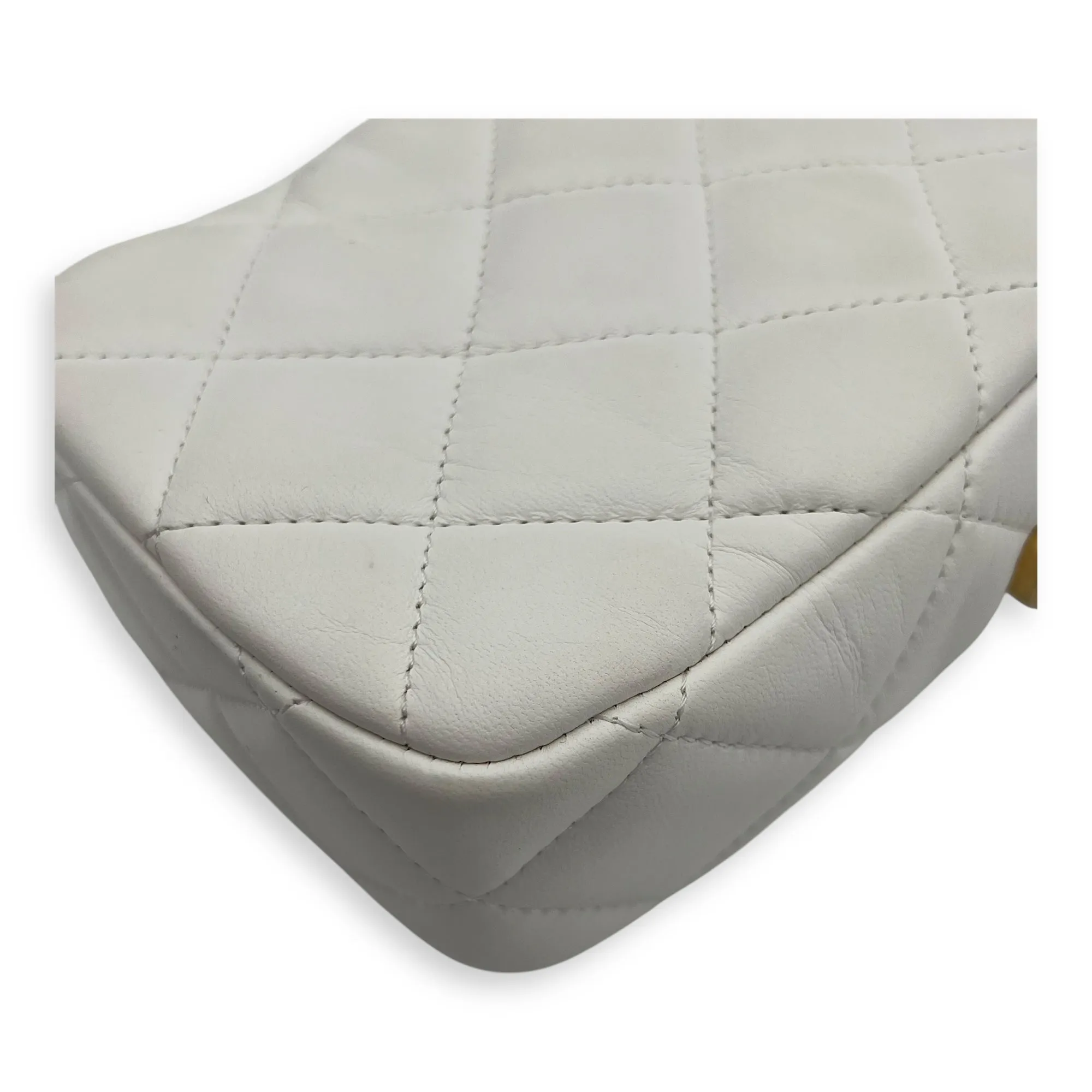 CC Camera Crossbody Bag White in Lambskin, Gold hardware