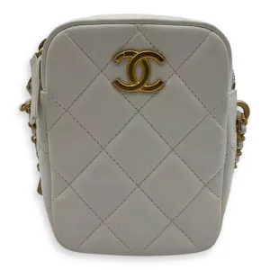CC Camera Crossbody Bag White in Lambskin, Gold hardware