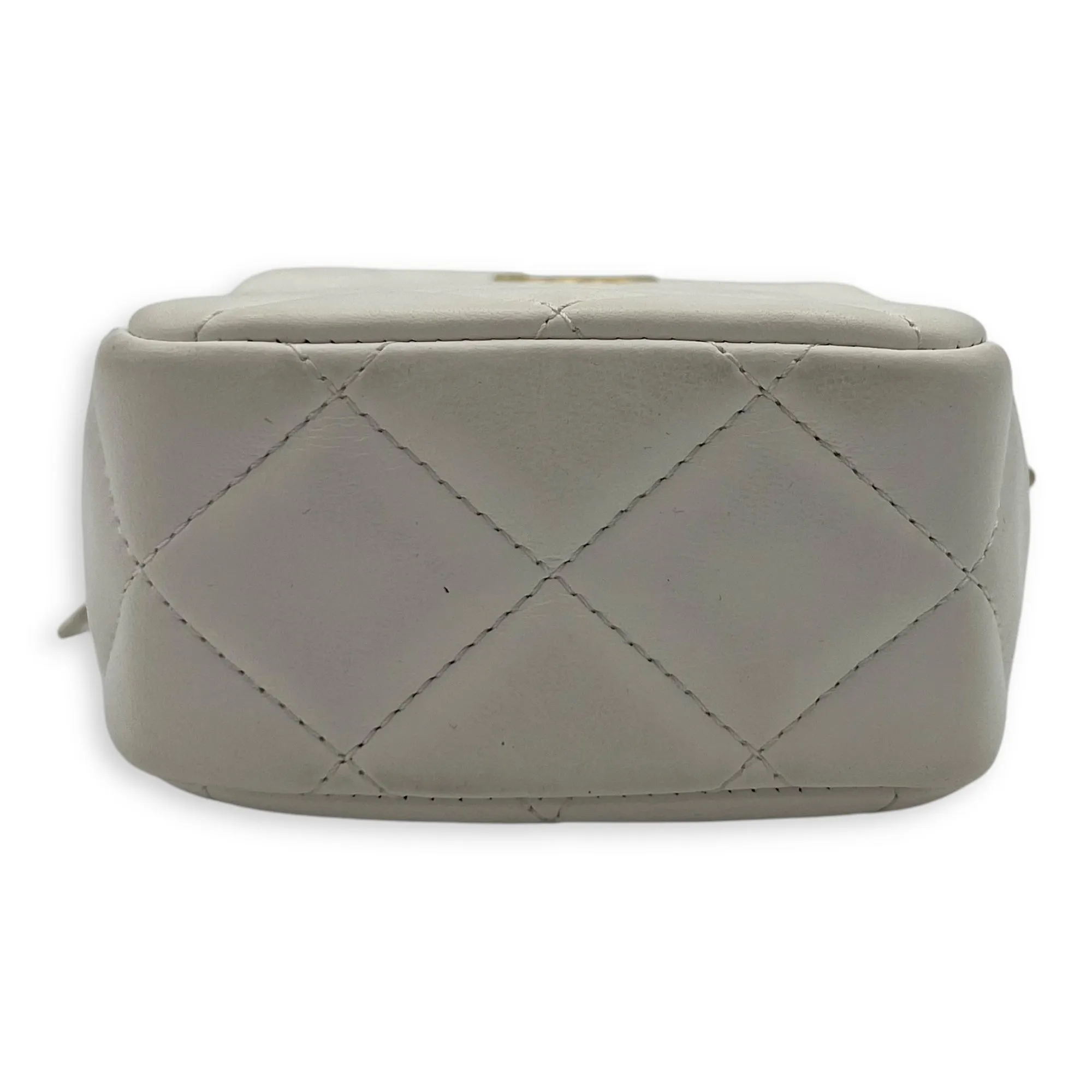 CC Camera Crossbody Bag White in Lambskin, Gold hardware