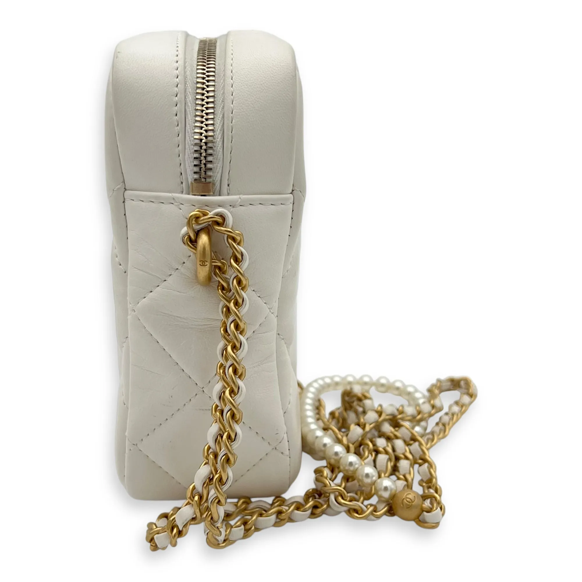 CC Camera Crossbody Bag White in Lambskin, Gold hardware