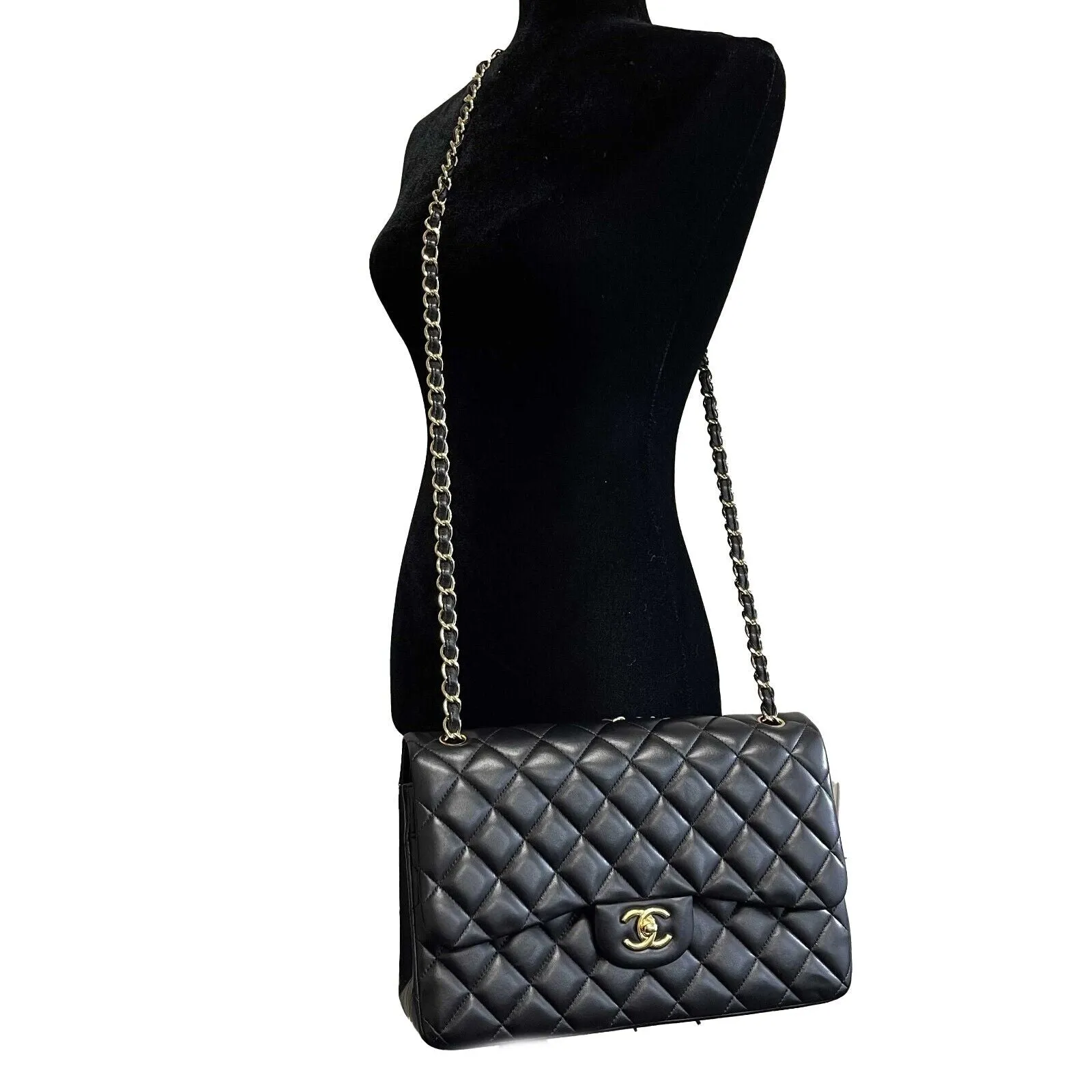 Chanel - Excellent - Quilted Jumbo CC Double Flap Black Lambskin Shoulder Bag
