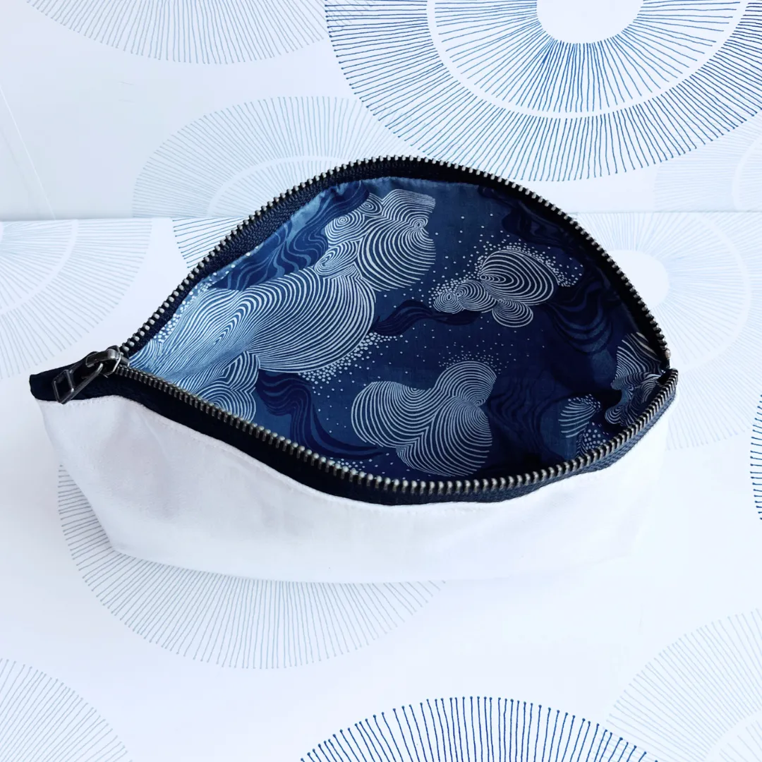 Curvy Canvas Cosmetic Bag - Smart, Focused and Unimpressed