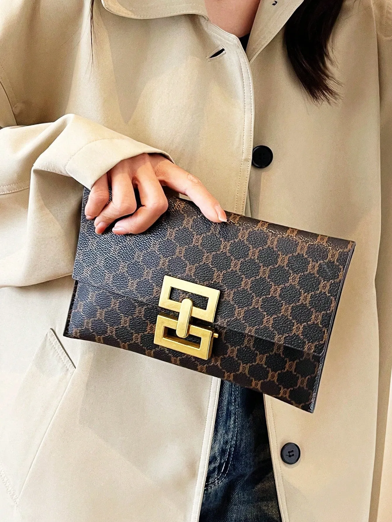 Flap Buckle Geometric Pattern Clutch