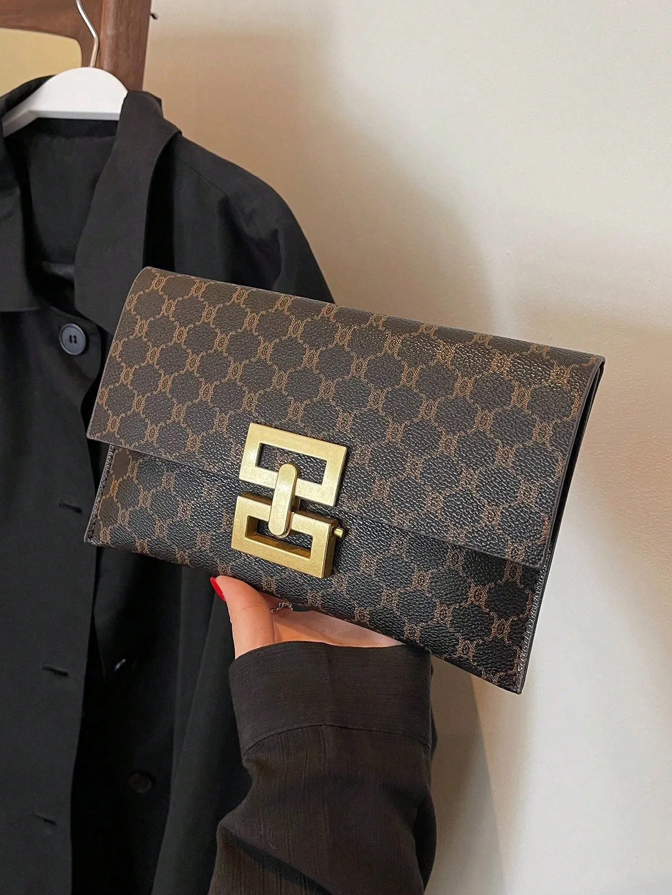 Flap Buckle Geometric Pattern Clutch