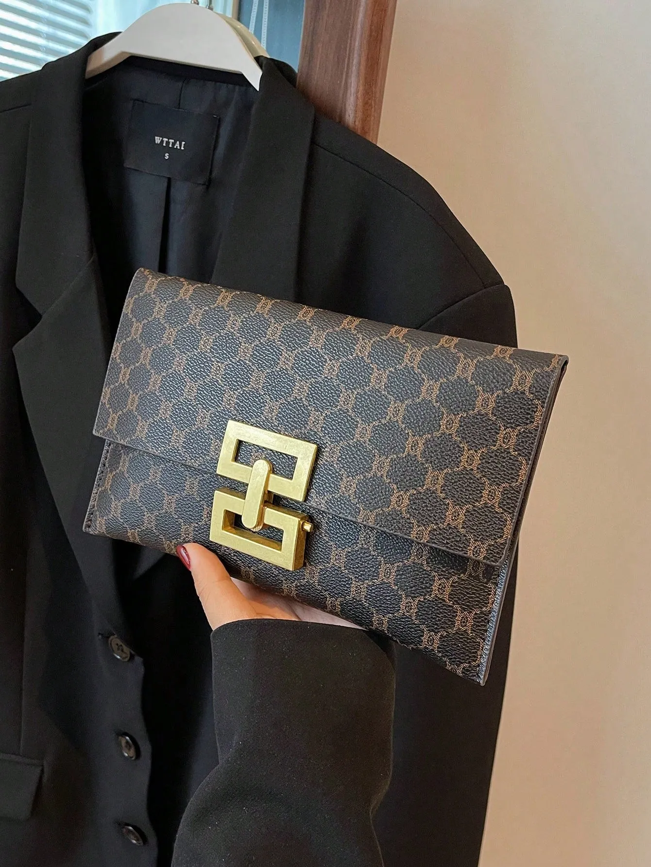 Flap Buckle Geometric Pattern Clutch