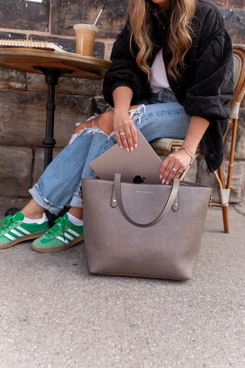 GO-GETTER TOTE dark grey