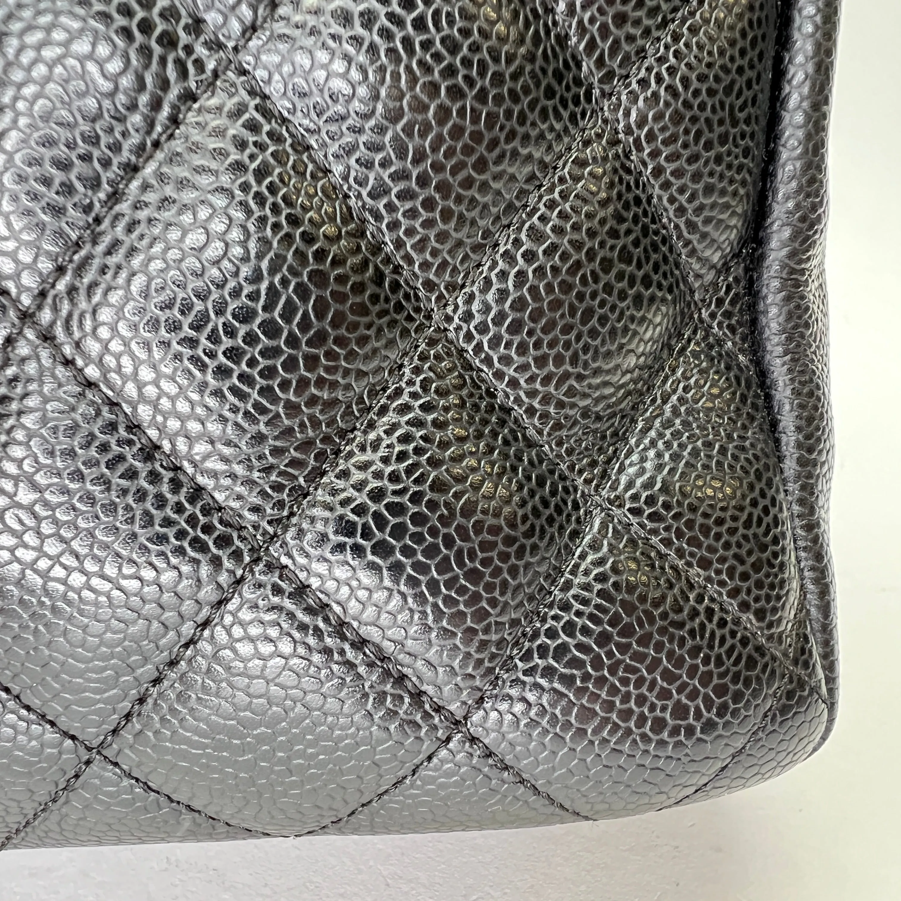 GST Black Tote Bag in Caviar Leather, Gold hardware