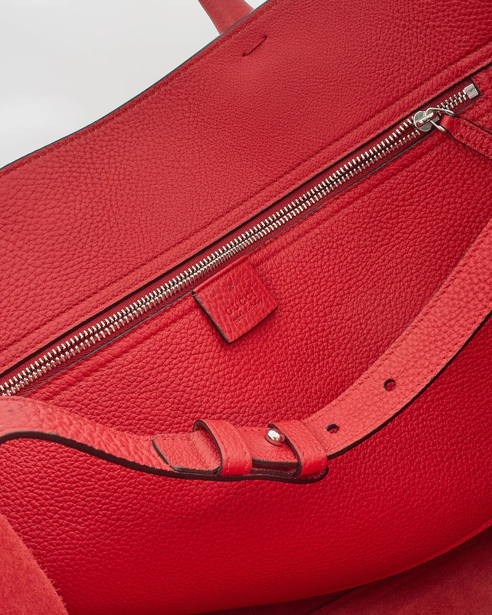 Gucci Red Pebbled Leather Jackie Large Top Handle Tote Bag