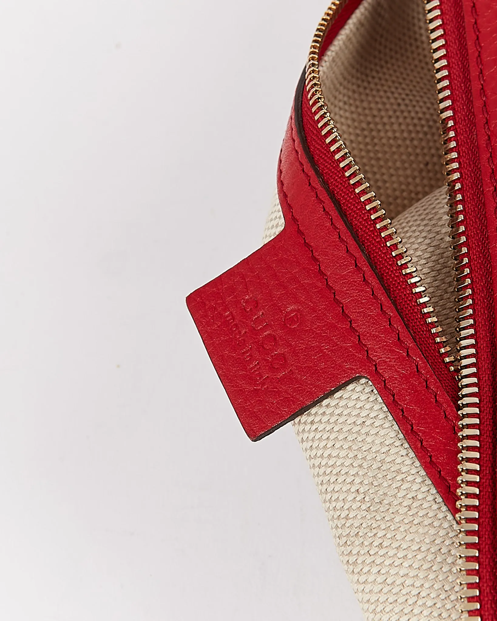 Gucci Red Pebbled Leather Soho Crossbody Bag