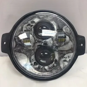 Honda VTX 1300 / 1800 C / R / S - 5 3/4" CUSTOM DESIGN SKULL DAYMAKER Chrome HID LED Light Bulb Headlight Motorcycle 5.75" Mount
