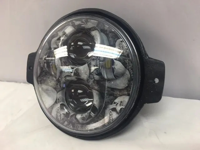 Honda VTX 1300 / 1800 C / R / S - 5 3/4" CUSTOM DESIGN SKULL DAYMAKER Chrome HID LED Light Bulb Headlight Motorcycle 5.75" Mount