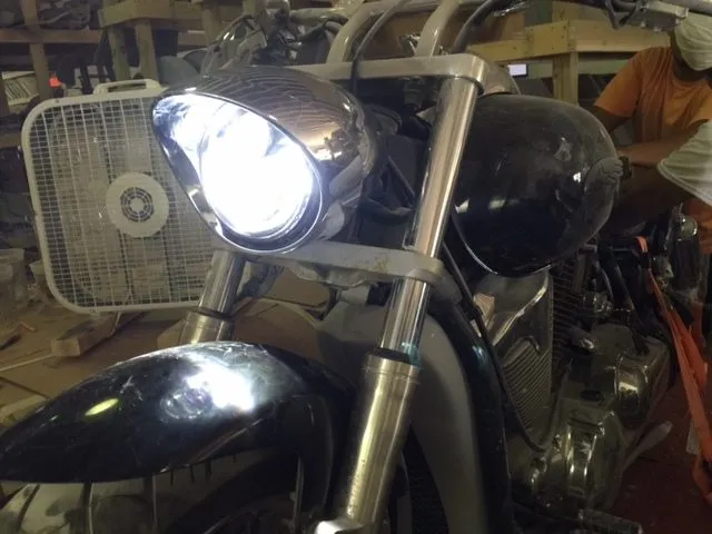 Honda VTX 1300 / 1800 C / R / S - 5 3/4" CUSTOM DESIGN SKULL DAYMAKER Chrome HID LED Light Bulb Headlight Motorcycle 5.75" Mount