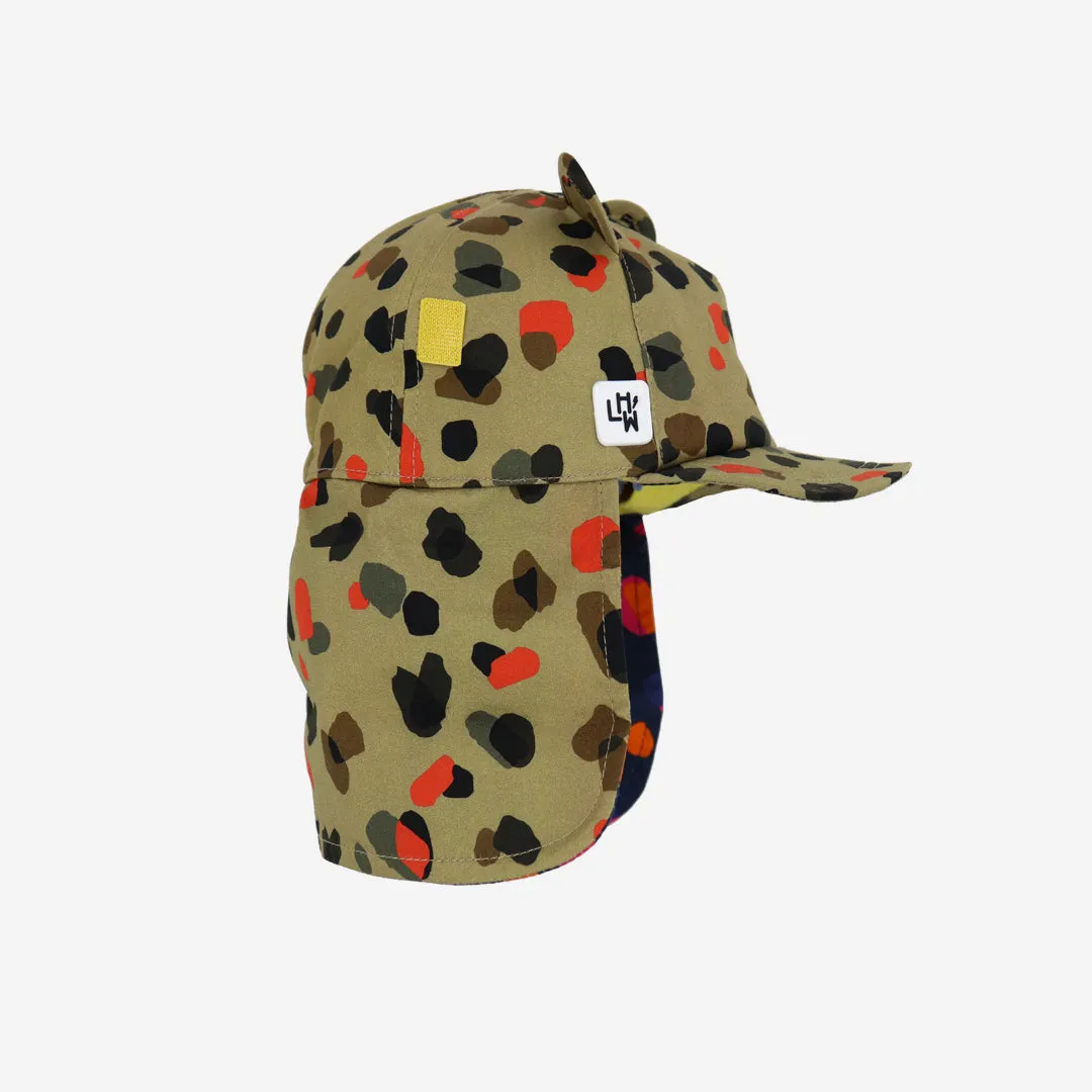 Kids Cub hat with neck flap: Leopard Neutral