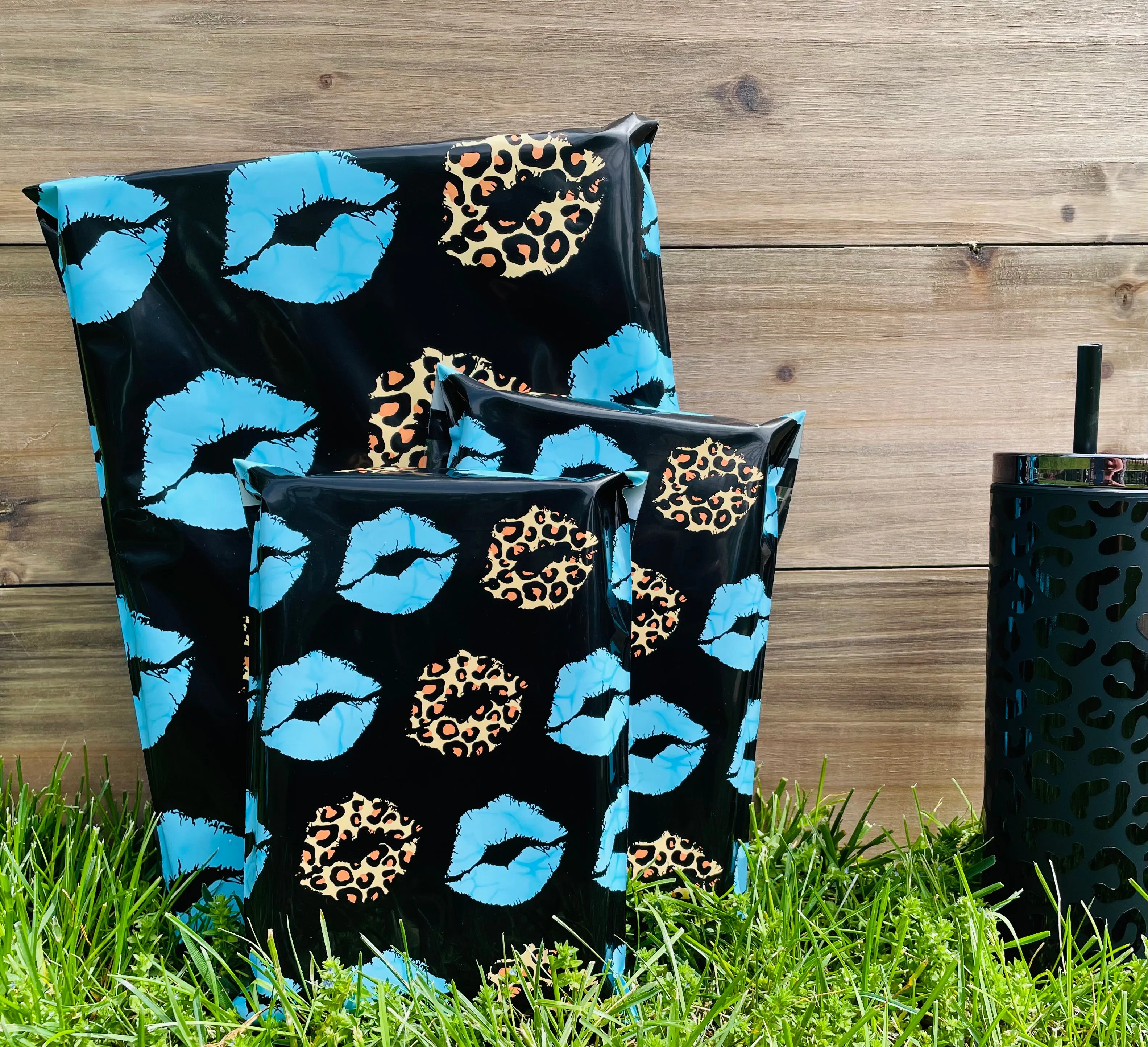 Leopard turquoise lips 10x13 premium poly mailers