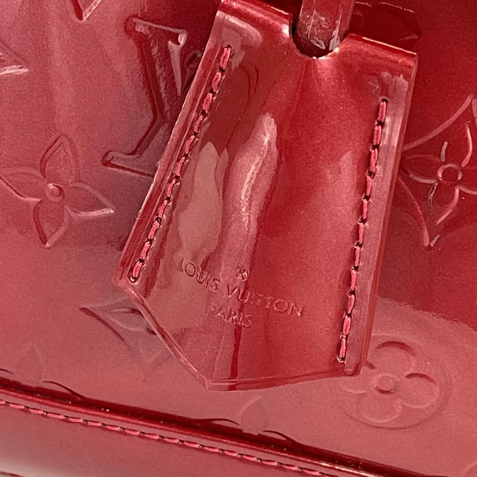 Louis Vuitton - Excellent - Alma PM in Red Patent Leather - Top Handle Handbag