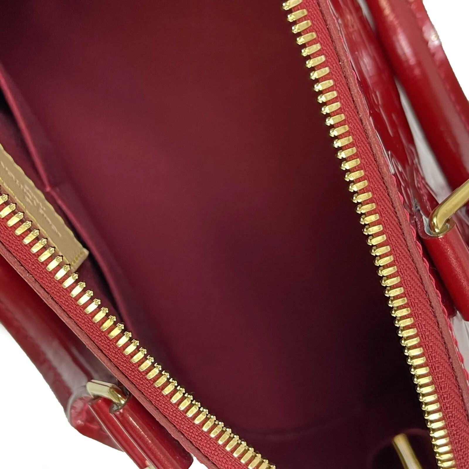 Louis Vuitton - Excellent - Alma PM in Red Patent Leather - Top Handle Handbag
