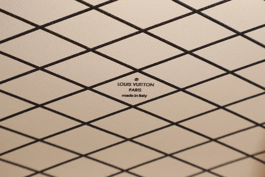 LOUIS VUITTON M50018 EPI PETITE MALLE CROSSBODY BAG GOLD HARDWARE WITH STRAPS AND DUST COVER