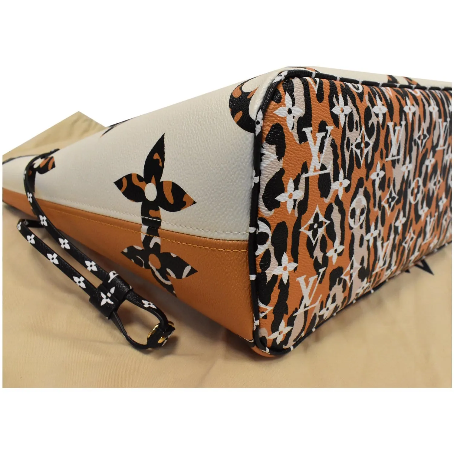 LOUIS VUITTON Neverfull MM Monogram Jungle Shoulder Bag Ivory/Orange