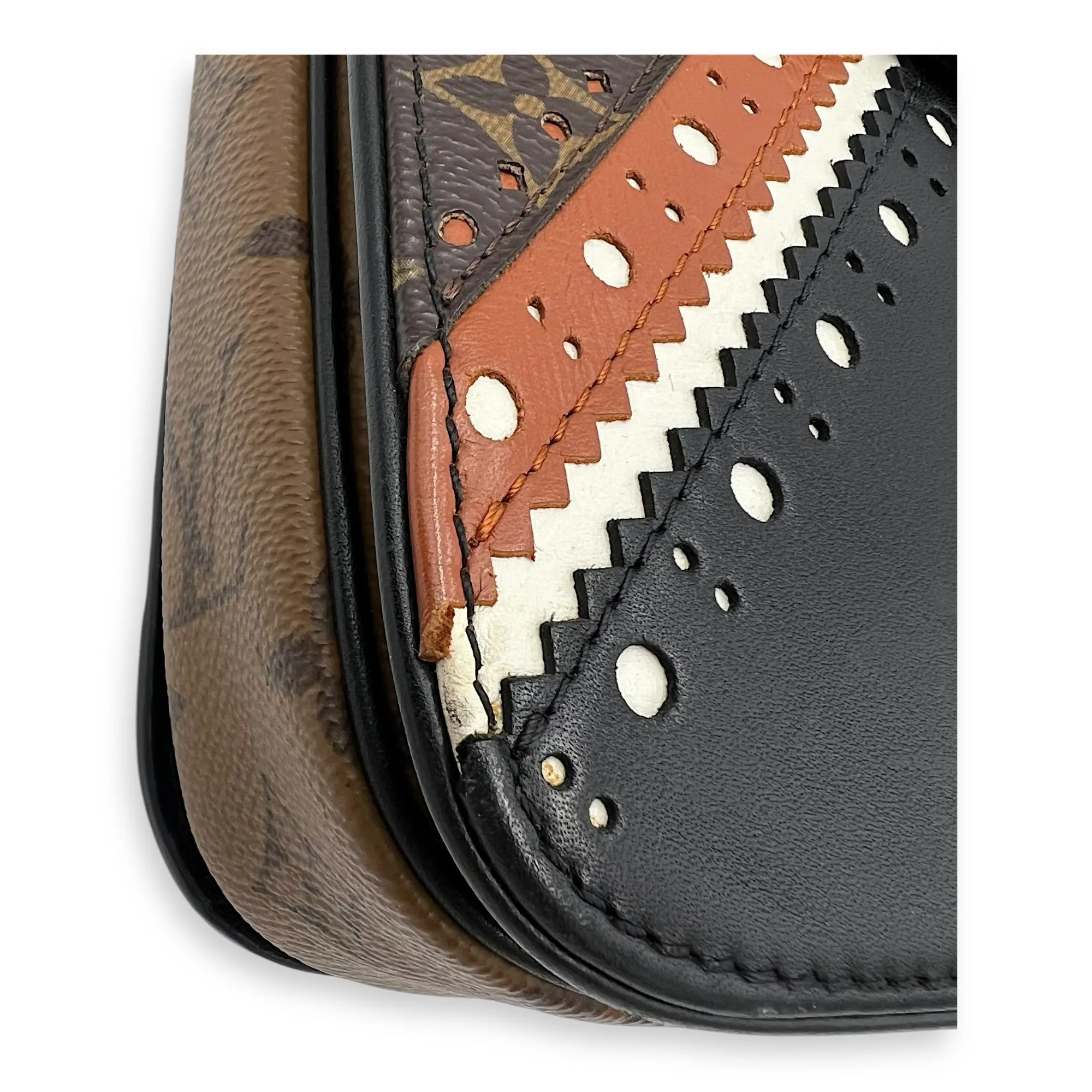 Metis Pochette MM Crossbody bag in Monogram coated canvas, Gold Hardware