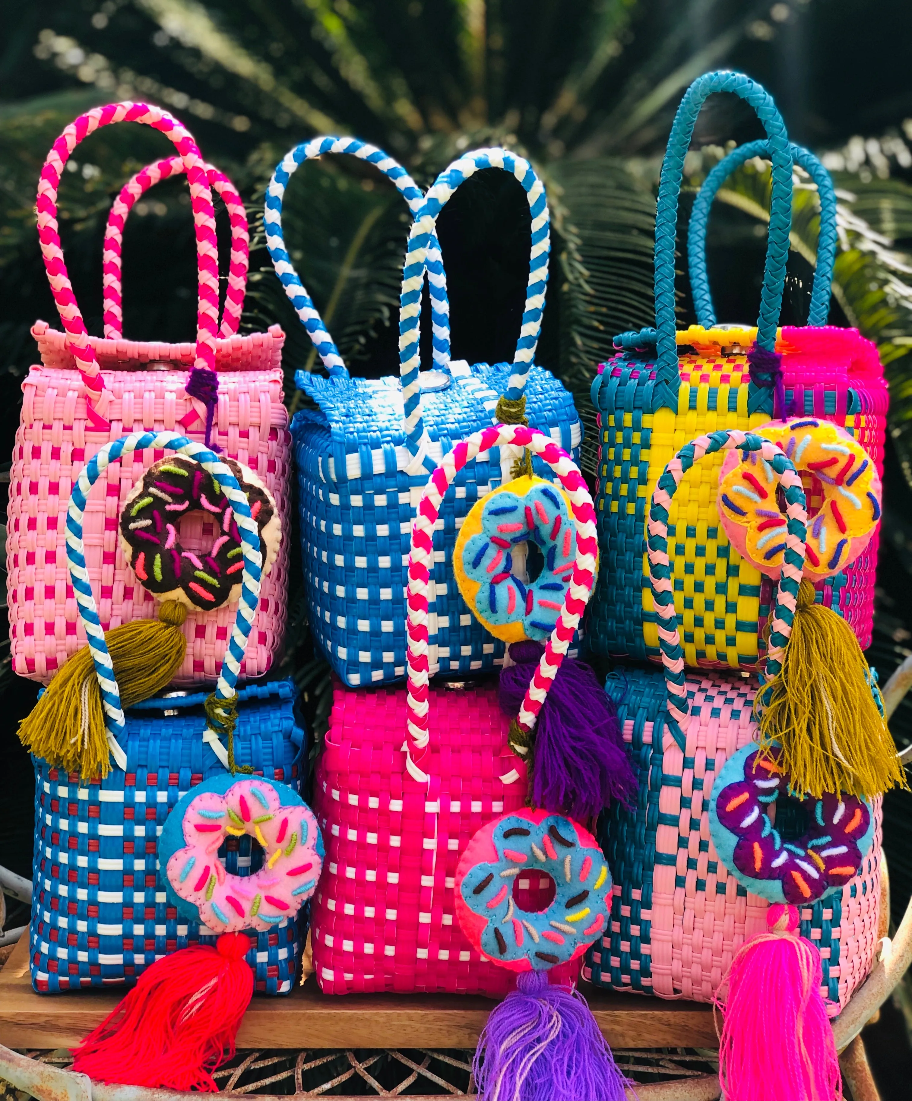 Mini  Mercado  Tote Bags