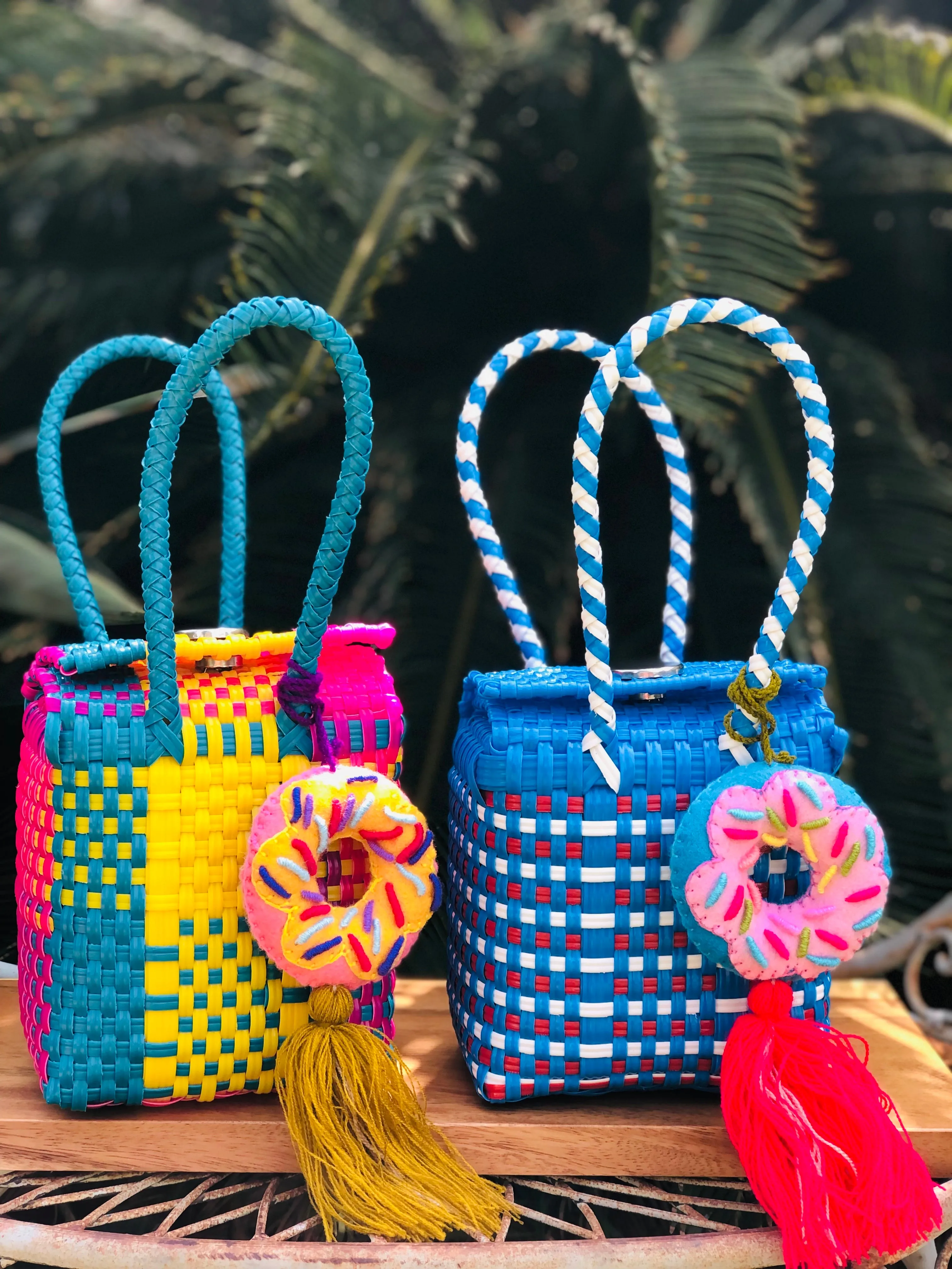 Mini  Mercado  Tote Bags