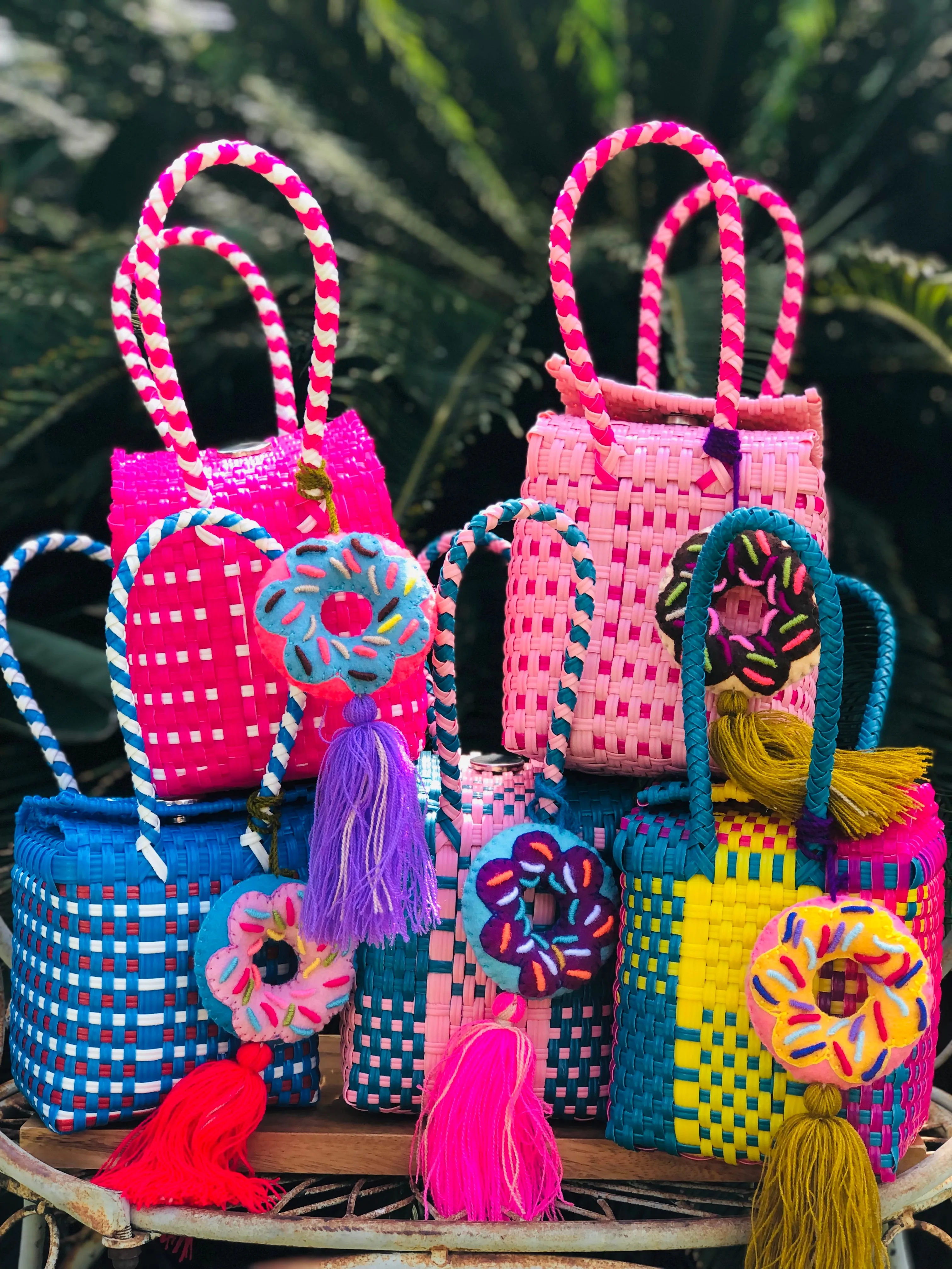 Mini  Mercado  Tote Bags