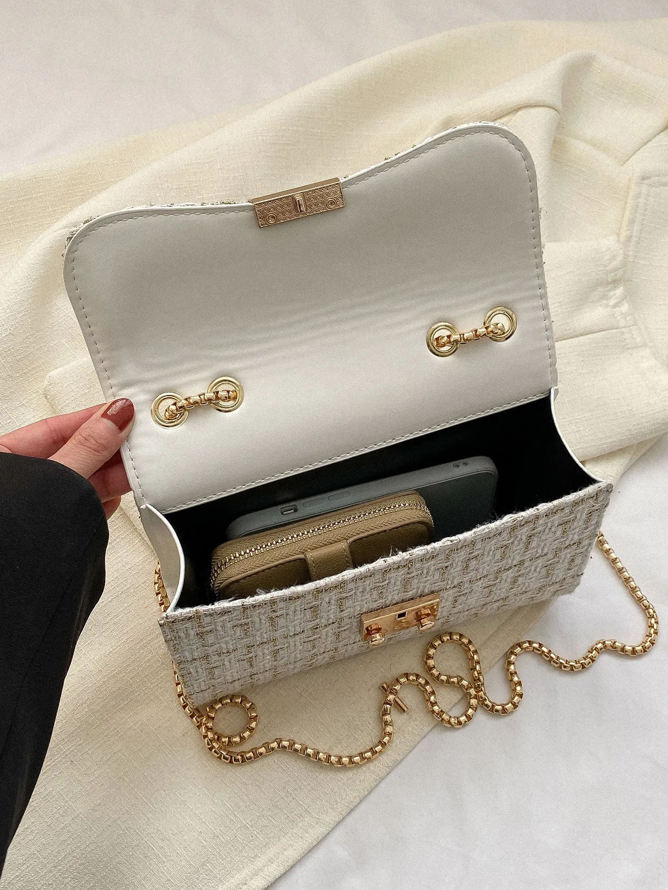 Plaid Pattern Flap Chain Square Bag - White