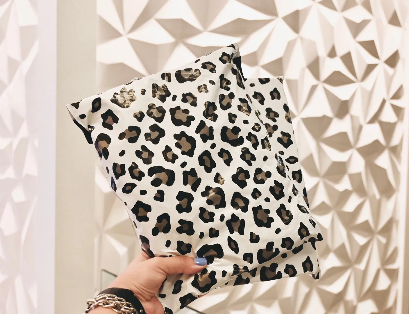 Snow leopard 10x13 premium poly mailers
