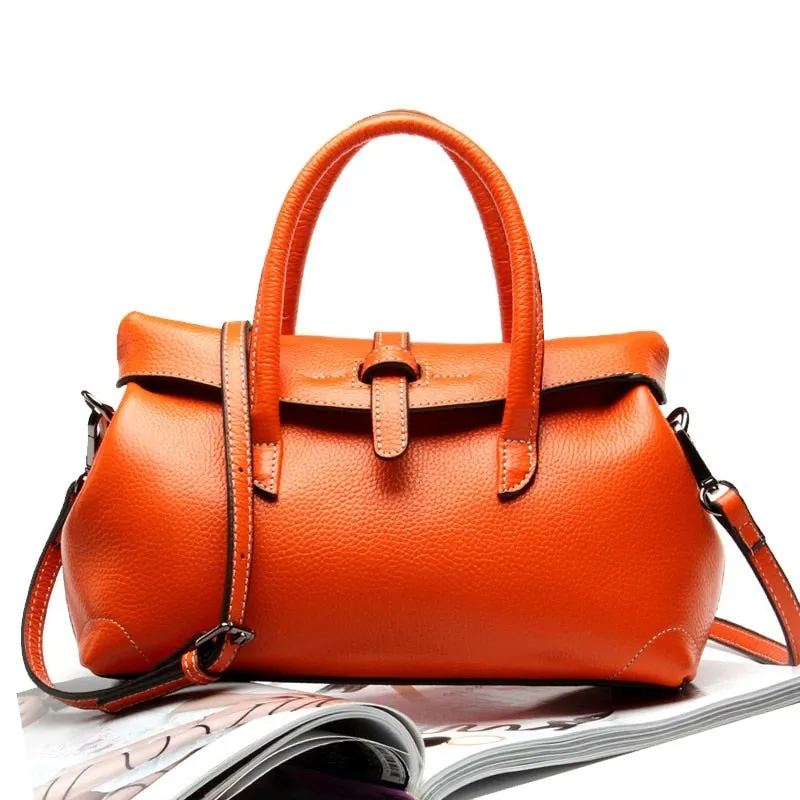 Women's Beautiful Genuine Leather Handbag..