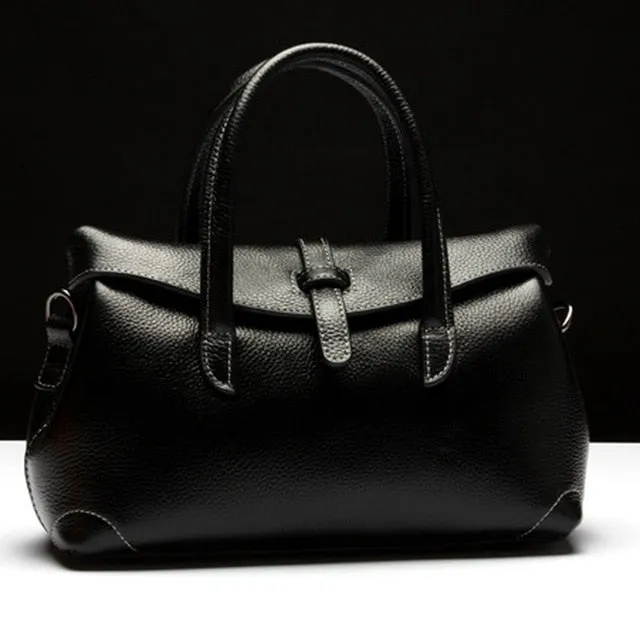 Women's Beautiful Genuine Leather Handbag..
